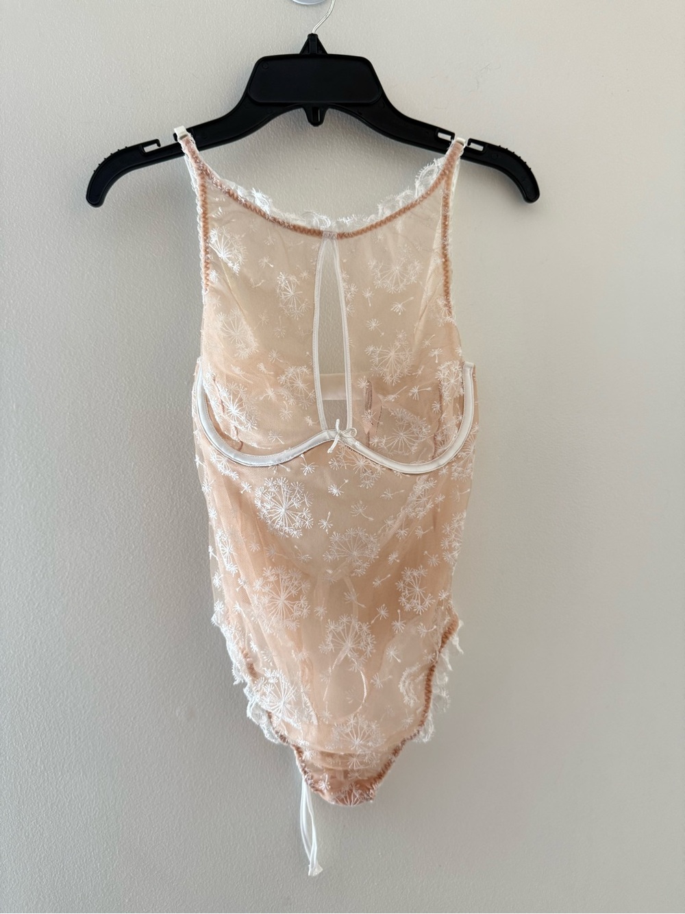 Victoria's Secret Lingerie Size:32C Blush Sheer Embroidered Bodysuit #Lux-W